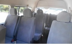 コミューター　内装